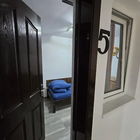 Casa De Acasa * Vintu De Jos